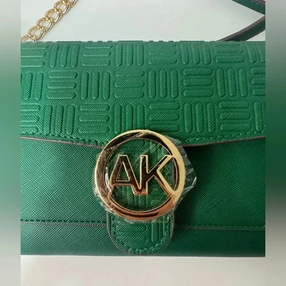Anne Klein logo wallet on a chain/crossbody. Color: Evergreen EUC - Picture 6 of 15